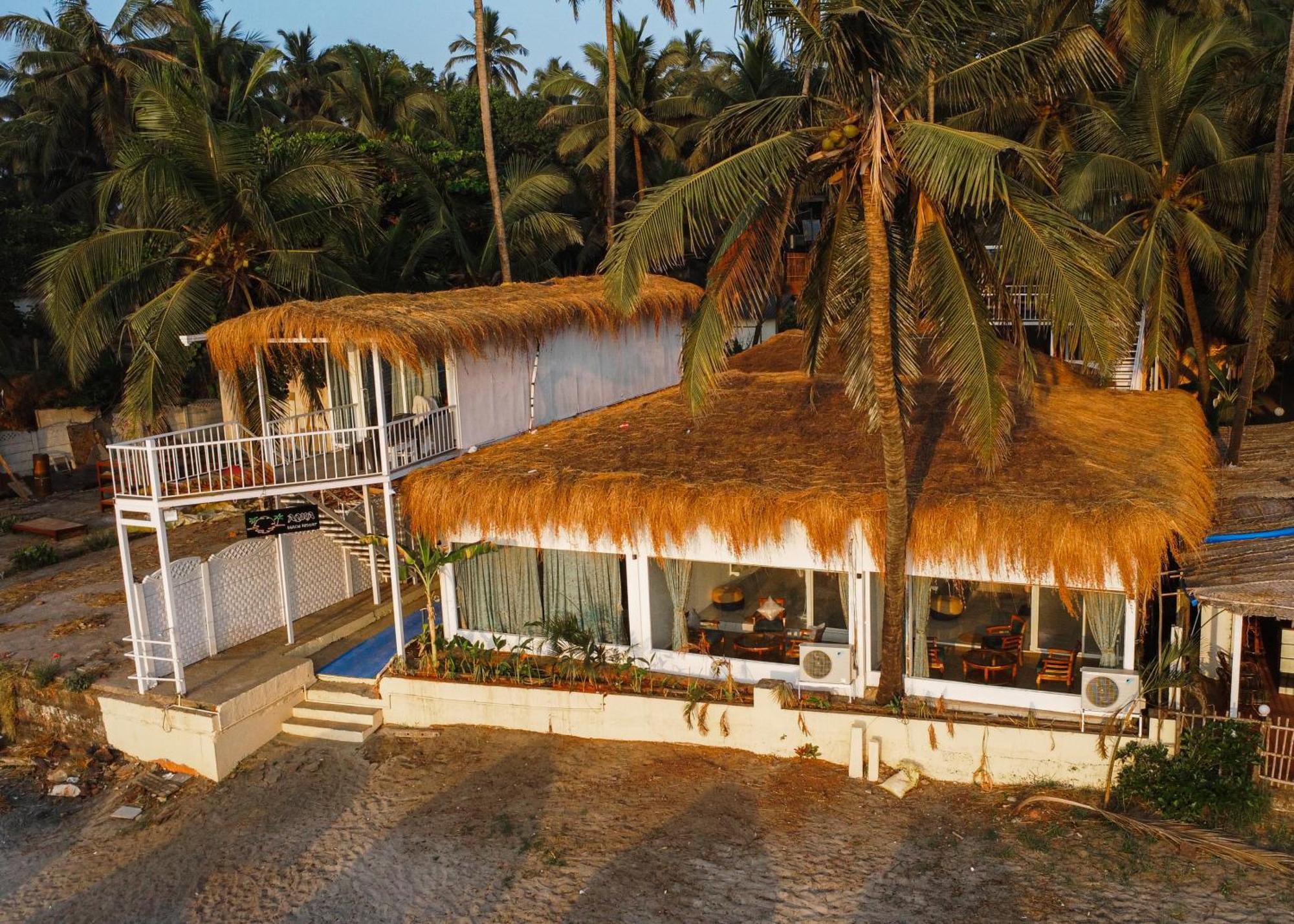 Aqua Beach Stays Ashwem Mandrem Exterior photo