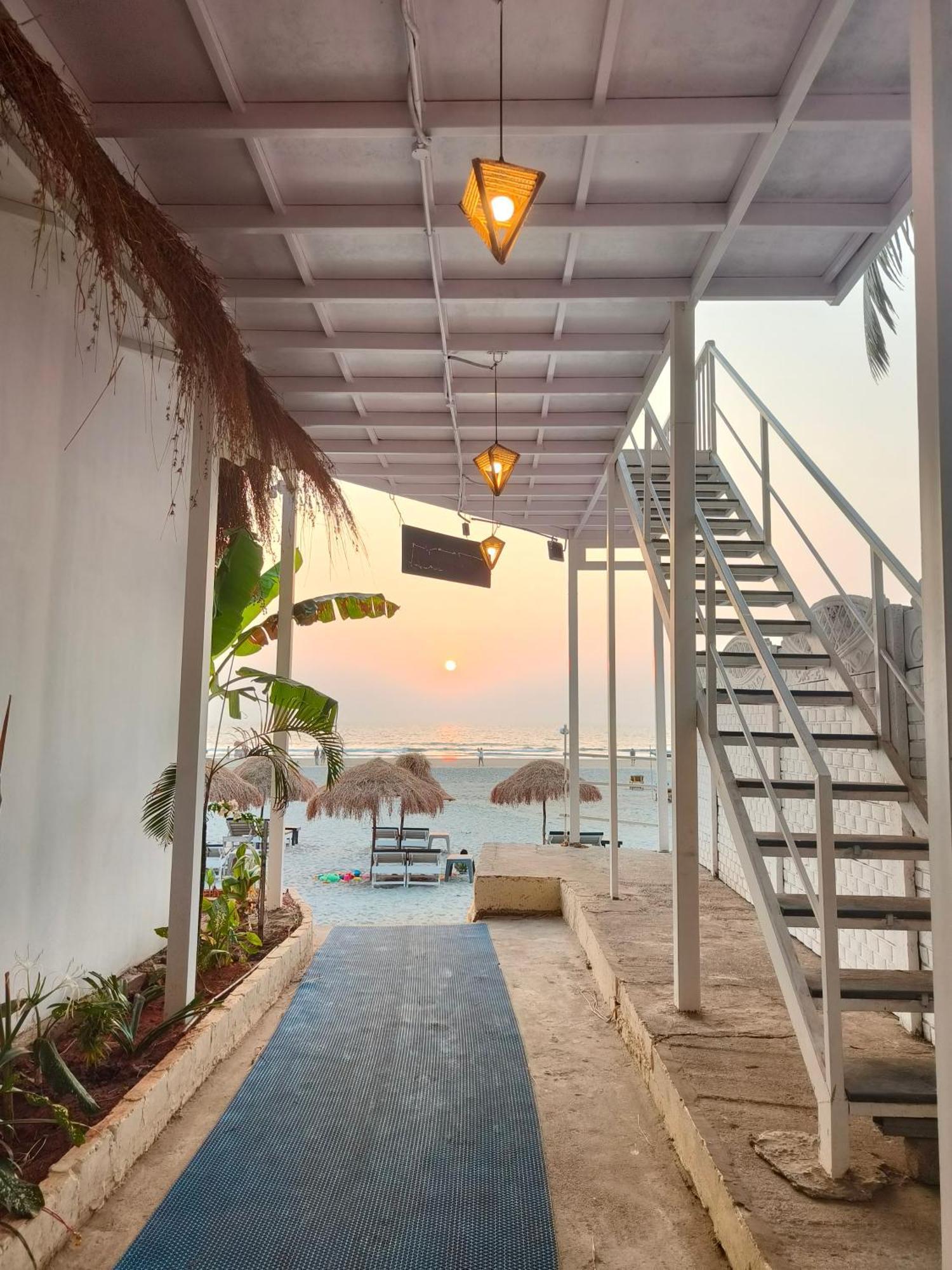 Aqua Beach Stays Ashwem Mandrem Exterior photo