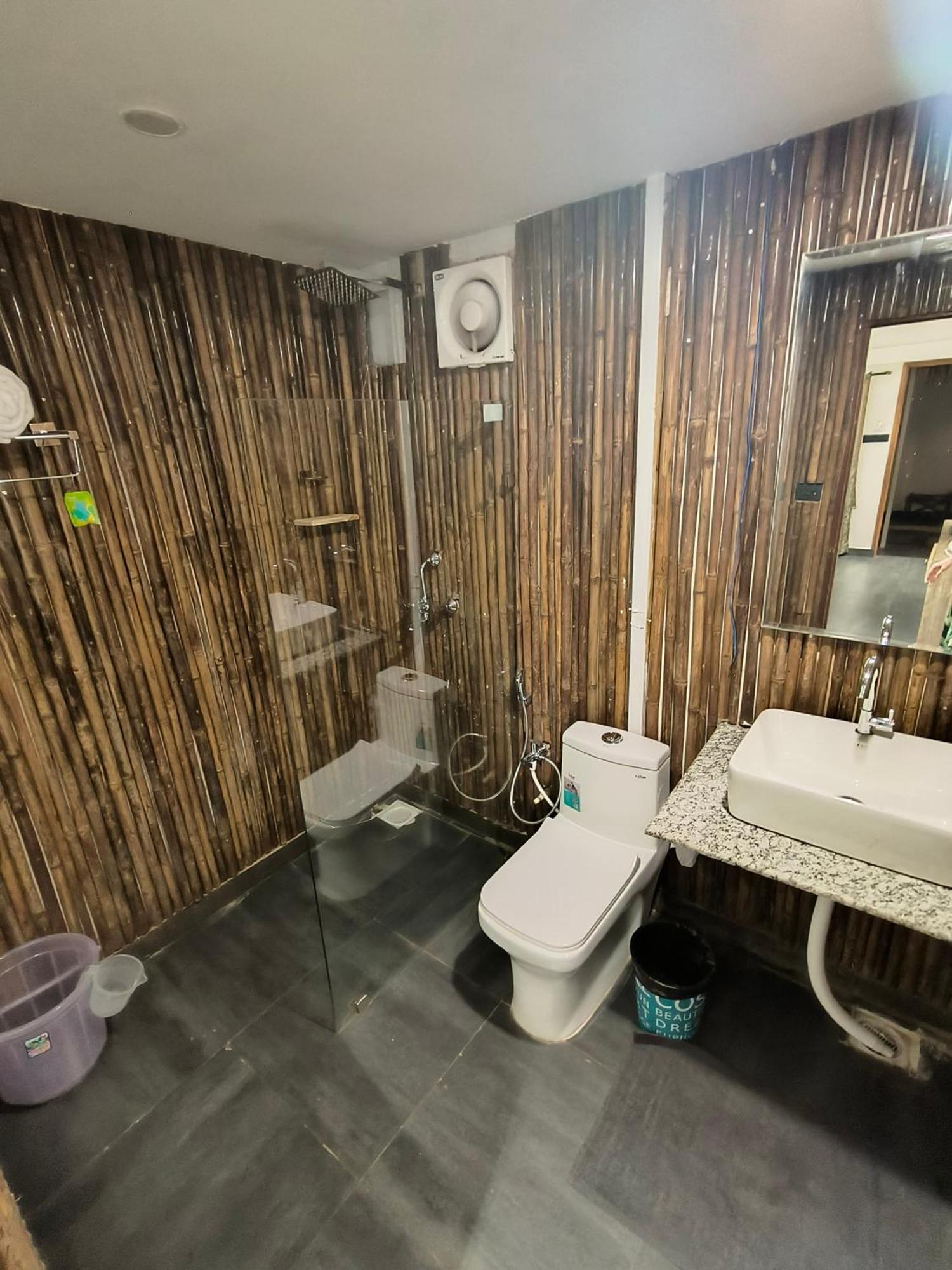 Aqua Beach Stays Ashwem Mandrem Exterior photo